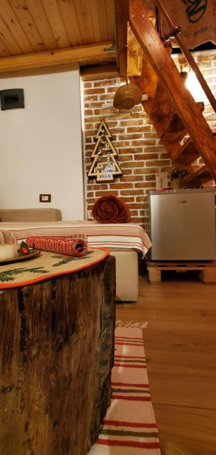 Relax Inn Korce Exteriér fotografie