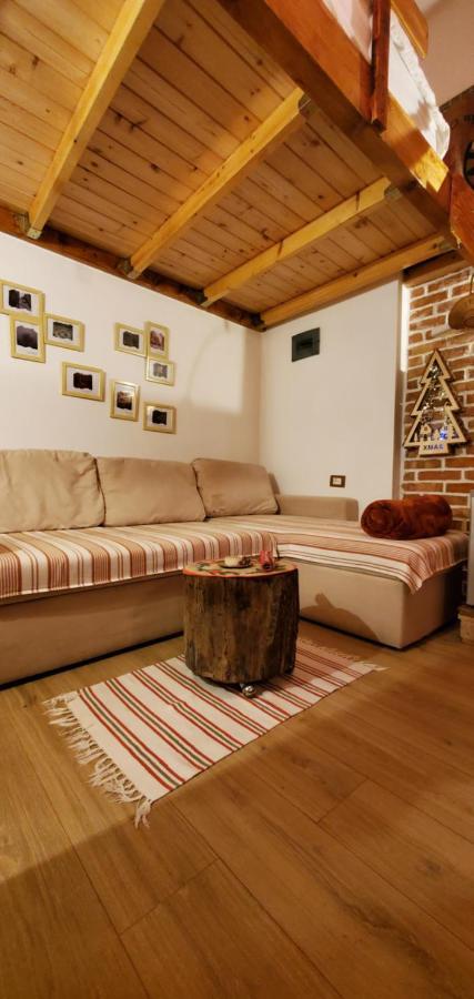 Relax Inn Korce Exteriér fotografie